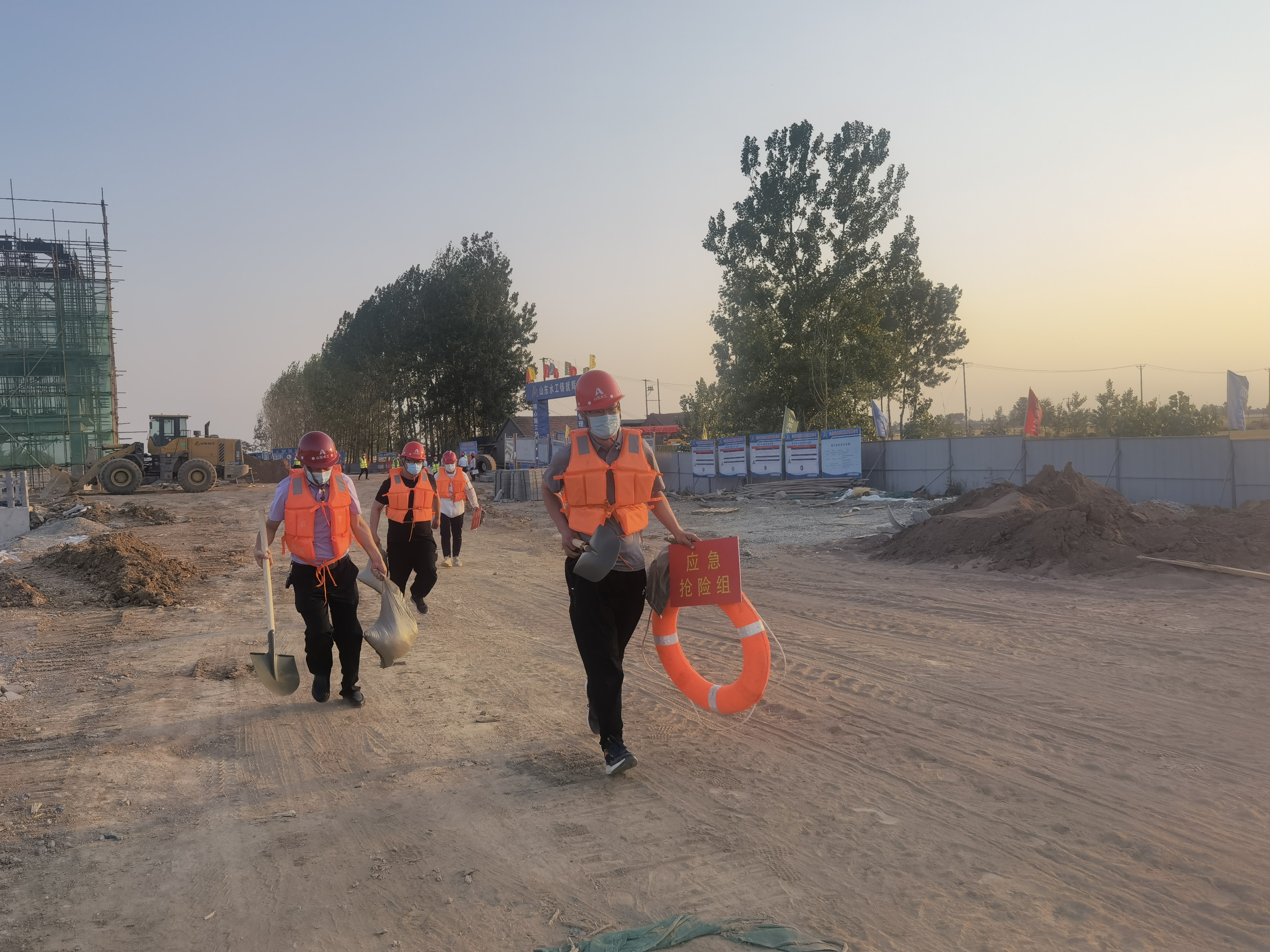 2022.2.25第五工程公司&ldquo;以練為戰(zhàn)&rdquo;開展防汛.jpg